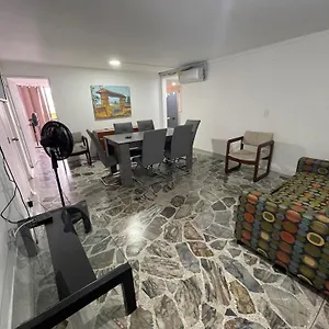 Apartamento Comodo En Laureles, Grande, Centrico ,bien Ubicado Apto203 Apartamento Medellín